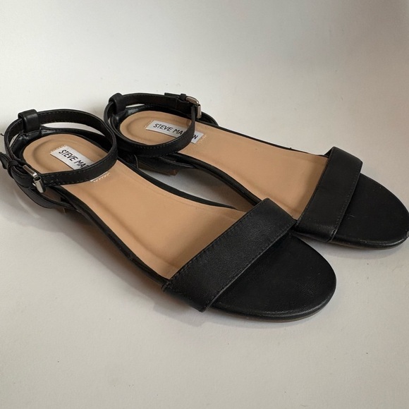 Steve Madden Lahnee black leather flat ankle strap sandals size 7.5 - Picture 2 of 10
